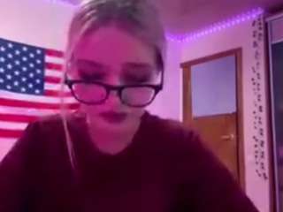 Live webcam model charlineaboud on Soda Cams