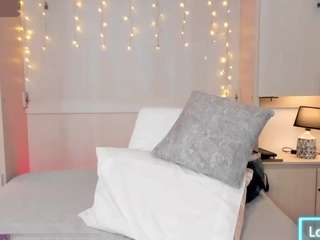 Elareyy's cam show statistics and live stream