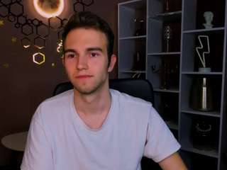 harry-luk1's CamSoda show and profile