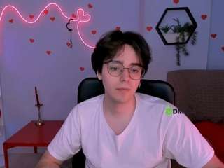 harry-luk1's CamSoda show and profile