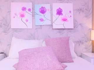 Live webcam model serenafoux on Soda Cams