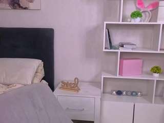 soniayakow live cam profile
