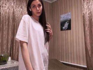 Live webcam model tracienahhas on Soda Cams