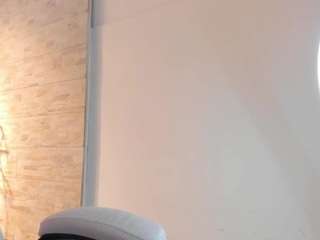 Live webcam model bella-novoaa on Soda Cams