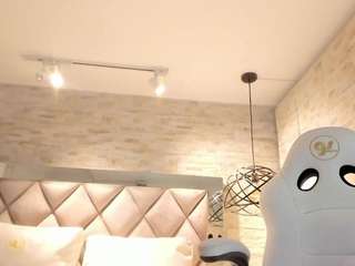 Live webcam model bella-novoaa on Soda Cams