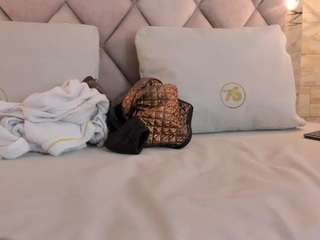 bella-novoaa live cam profile