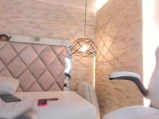 bella-novoaa live cam profile