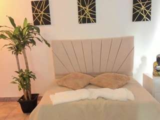 sara-stormy live cam profile