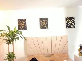 sara-stormy Strip live webcam