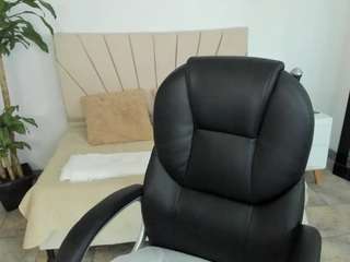 sara-stormy live cam profile