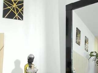 sara-stormy live cam profile