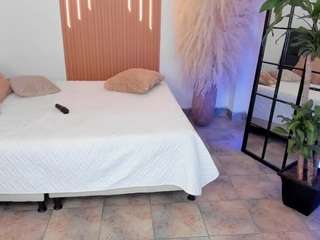 sara-stormy live webcam show