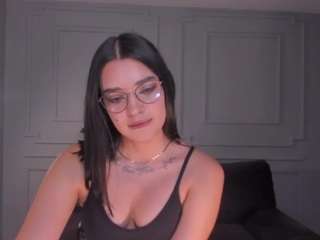 Live webcam model skydelacroix on Soda Cams