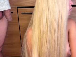 Live webcam model sweetapril1 on Soda Cams