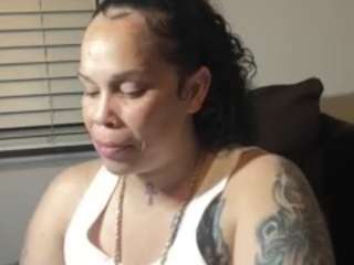 Live webcam model harleycakes on Soda Cams