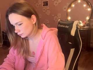 Live webcam model loreestewarts on Soda Cams