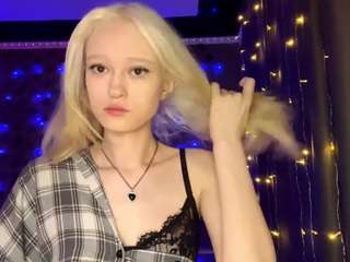 Live cam show with Adriana