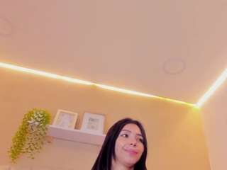 sara-kitten19 live cam profile