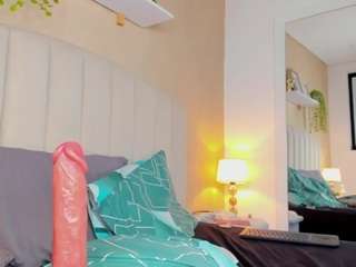 le modèle sara-kitten19 est en webcam porno dans un show sur le site camsoda, il possède les tags suivants: anal toys,black hair,brown eyes,cum on pussy,dildo or vibrator,facial piercings,no drinking,no smoking,skinny,smoking,tiny tits,twerk,hd,squirt