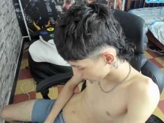 wex077's CamSoda show and profile