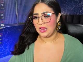 Live cam show with Innaxl