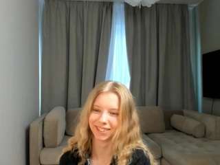 marileemesta live cam profile