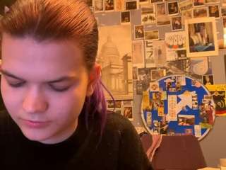 roselyncriton live cam profile