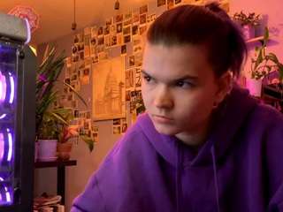 roselyncriton's CamSoda show and profile