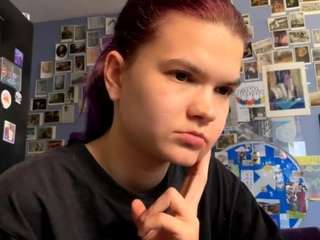 roselyncriton's CamSoda show and profile