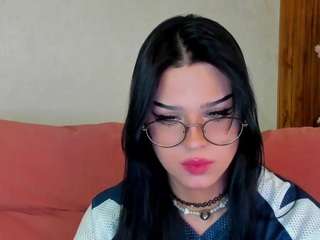 leslie-wholshh Live Webcam on CamSoda