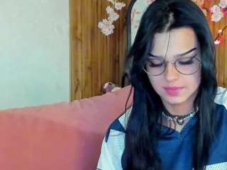 leslie-wholshh Live Webcam on CamSoda