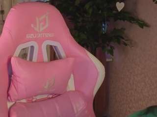 leslie-wholshh's CamSoda show and profile