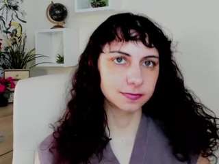 mirarose87, female webcam model,  years old, on live webcam