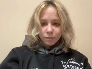 Live webcam model alysestrawn on Soda Cams