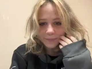 alysestrawn Live Webcam on CamSoda