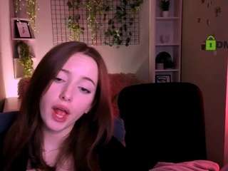chloe-ley1