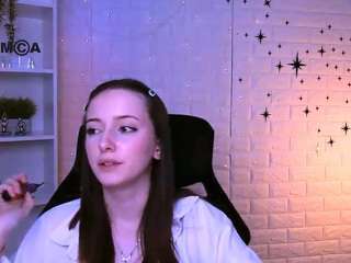 chloe-ley1
