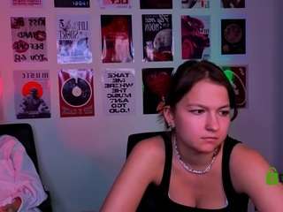 chloe-ley1