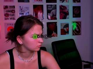 chloe-ley1