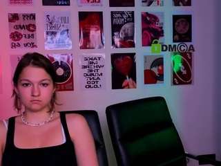 chloe-ley1