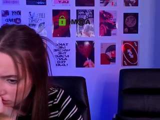 chloe-ley1