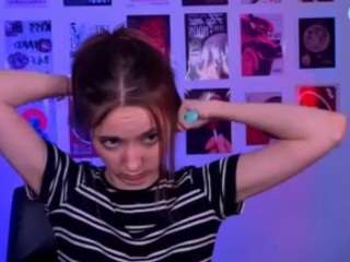 chloe-ley1
