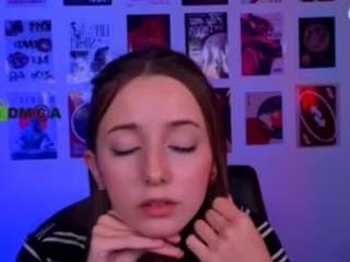 chloe-ley1