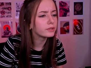 chloe-ley1