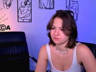 chloe-ley1