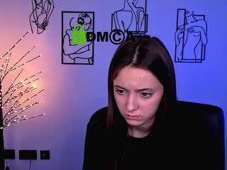 chloe-ley1