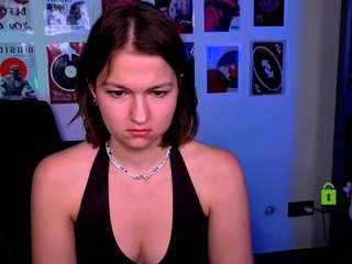 chloe-ley1