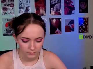 chloe-ley1