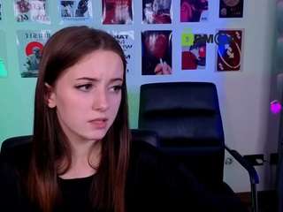 chloe-ley1