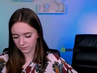 chloe-ley1